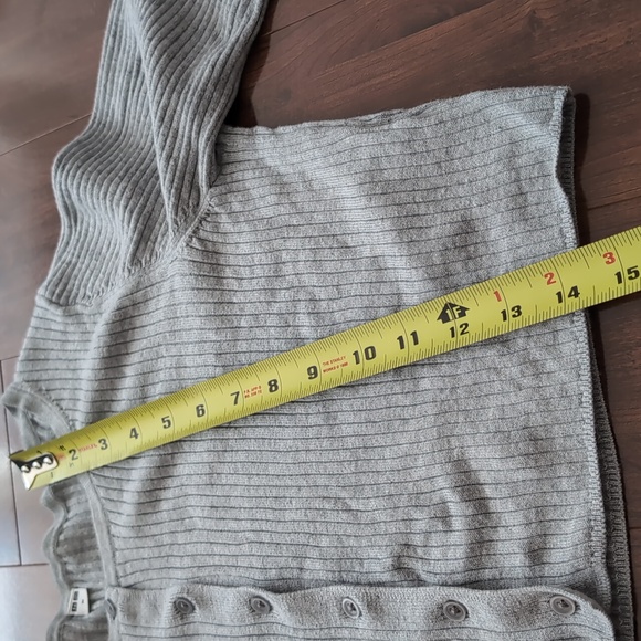 Cropped Cardigan - Picture 6 of 10